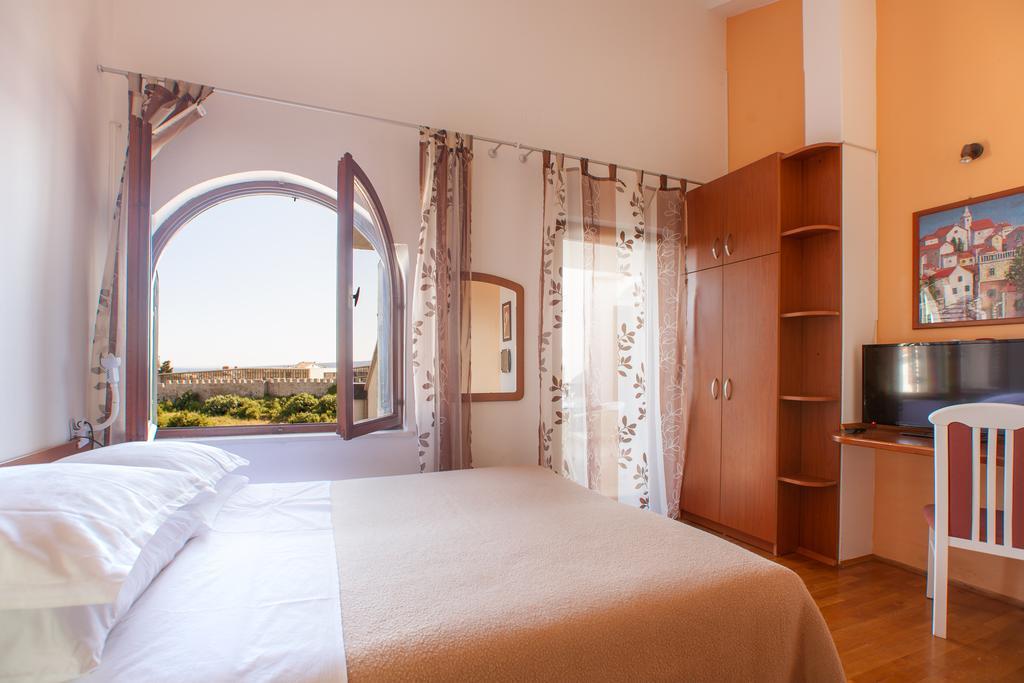 Apartments Delfin Krk Town Esterno foto