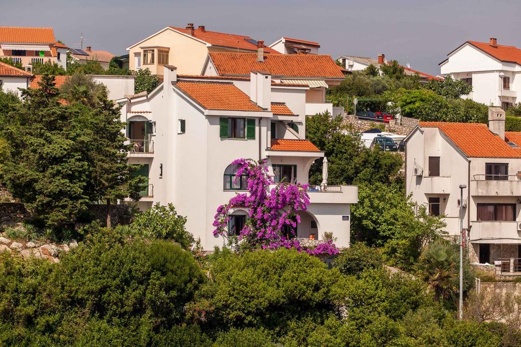 Apartments Delfin Krk Town Esterno foto