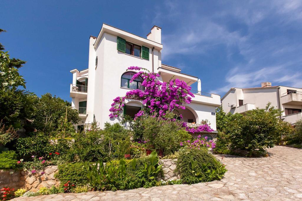 Apartments Delfin Krk Town Esterno foto
